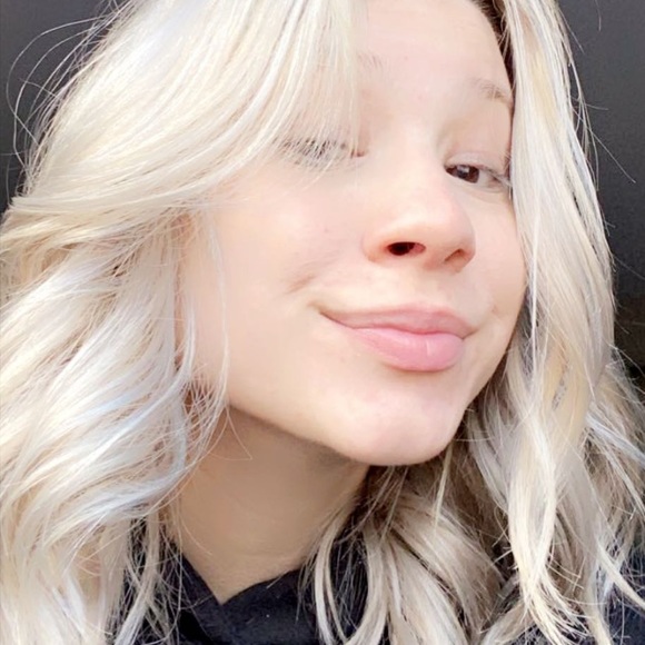 Meet your Posher, Taylor - Picture 1 of 1